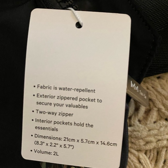 Lululemon Everywhere Belt Bag Large 2L - Picture 13 of 15